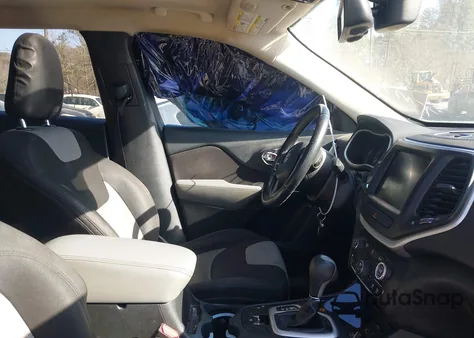 2014 Jeep Cherokee Latitude z USA, uszkodzony, nr VIN 1C4PJLCS5EW258559